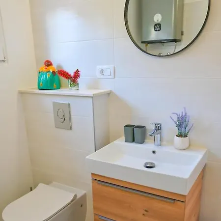 Leo Blue * Vela Luka